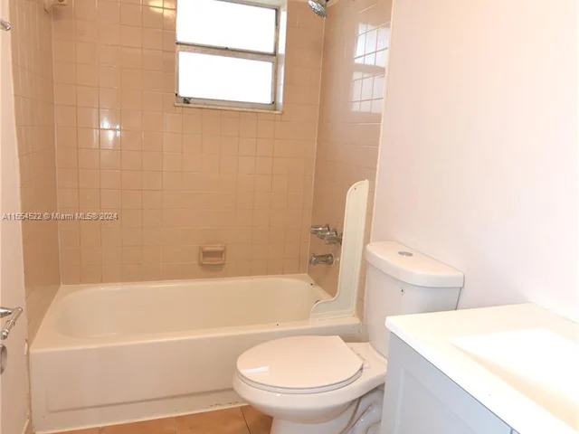 806 NW 10th St # 2, Hallandale Beach FL 33009