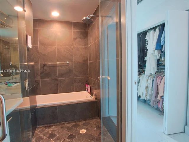 900 Biscayne Blvd # 5709, Miami FL 33132