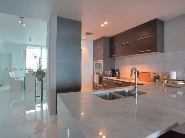 900 Biscayne Blvd # 5709, Miami FL 33132