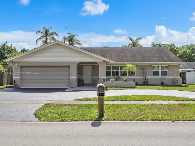 5712 SW 118th Ave, Cooper City FL 33330
