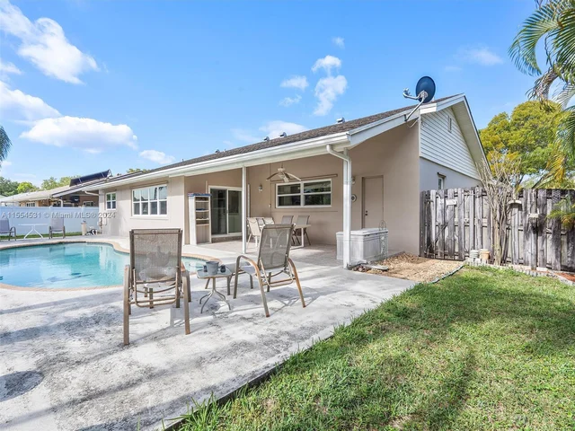 5712 SW 118th Ave, Cooper City FL 33330