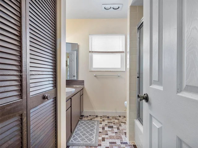 5712 SW 118th Ave, Cooper City FL 33330