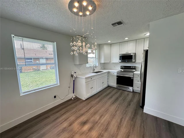 12220 SW 203rd St, Miami FL 33177