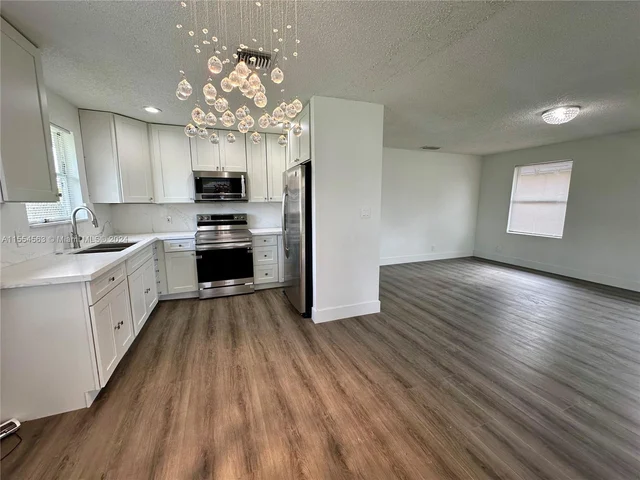 12220 SW 203rd St, Miami FL 33177