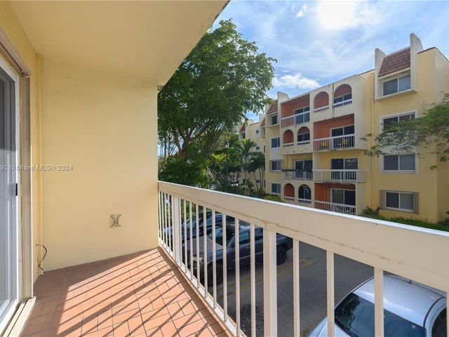 7845 Camino Real # 212, Miami FL 33143