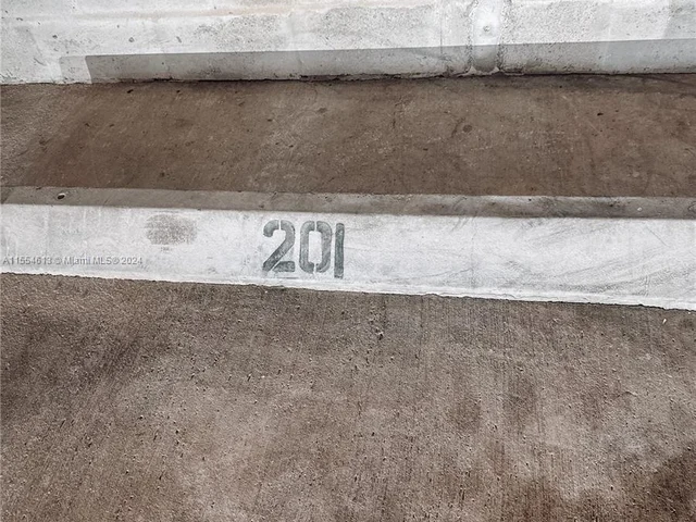 480 NE 30th St # 1904, Miami FL 33137