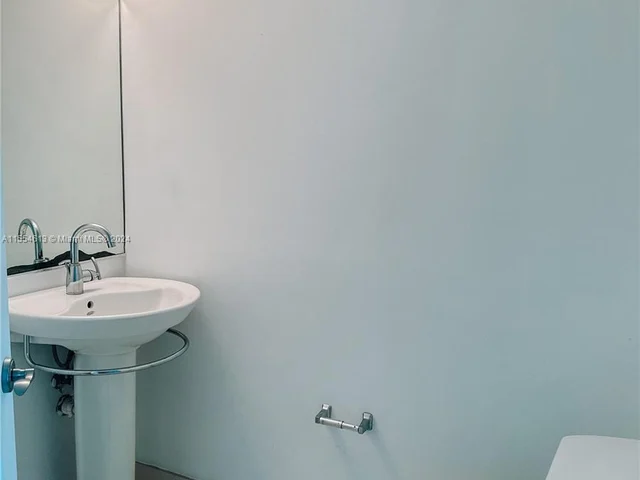 480 NE 30th St # 1904, Miami FL 33137