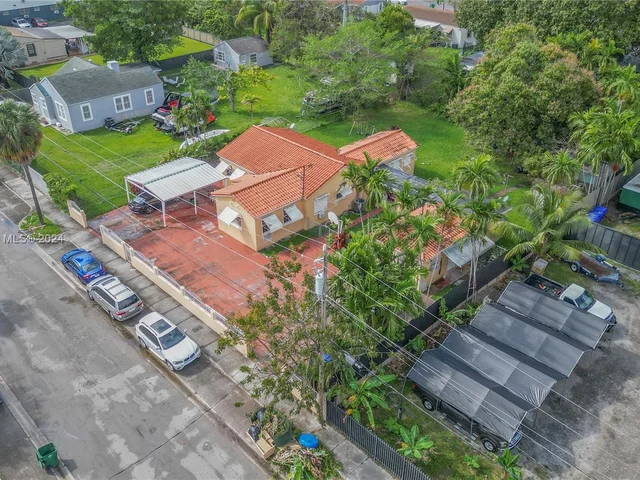 1551 NW 26th St, Miami FL 33142