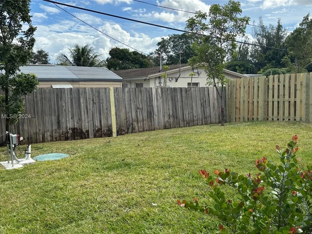 15803 NW 39th Pl # 15803, Miami Gardens FL 33054