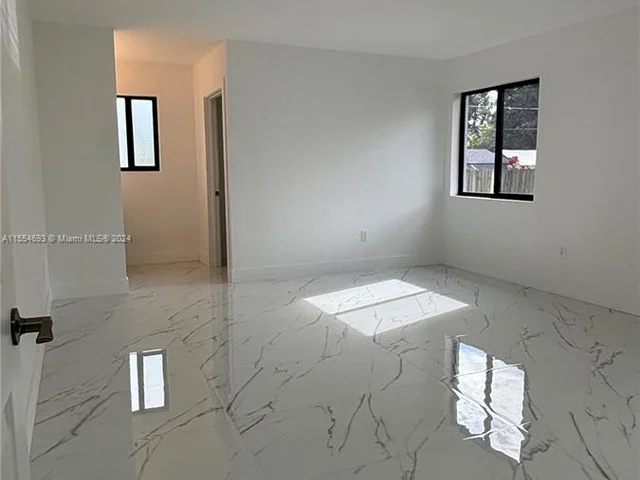 15803 NW 39th Pl # 15803, Miami Gardens FL 33054