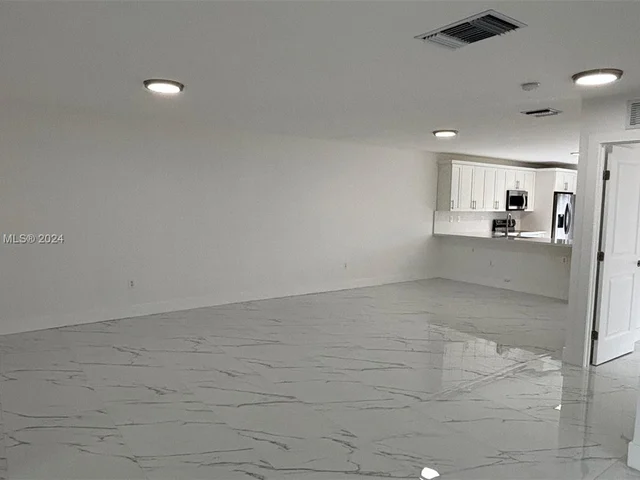 15803 NW 39th Pl # 15803, Miami Gardens FL 33054