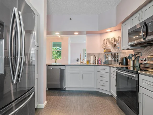 3175 NE 184th St # 3205, Aventura FL 33160