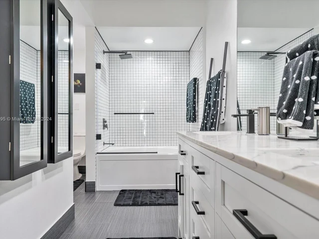 3175 NE 184th St # 3205, Aventura FL 33160