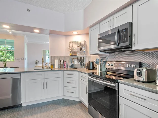 3175 NE 184th St # 3205, Aventura FL 33160