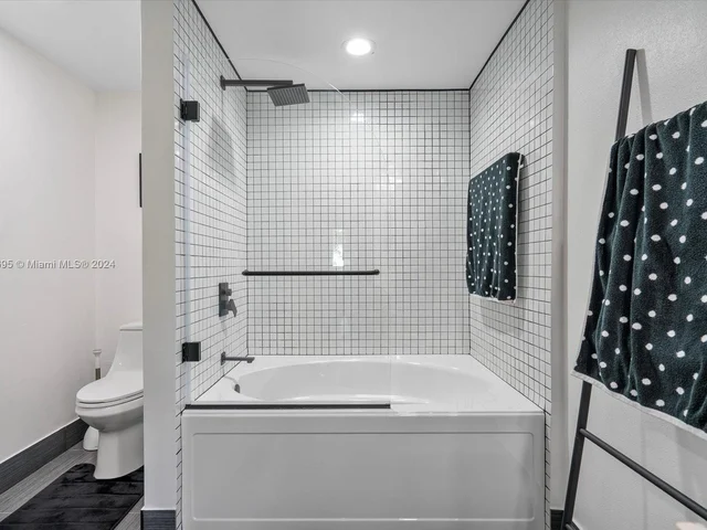 3175 NE 184th St # 3205, Aventura FL 33160