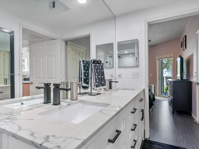 3175 NE 184th St # 3205, Aventura FL 33160