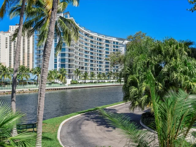 3175 NE 184th St # 3205, Aventura FL 33160