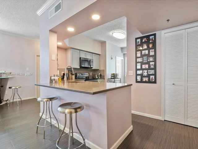 3175 NE 184th St # 3205, Aventura FL 33160