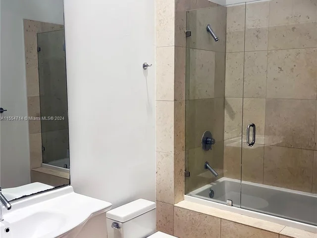 475 Brickell Ave # 2810, Miami FL 33131