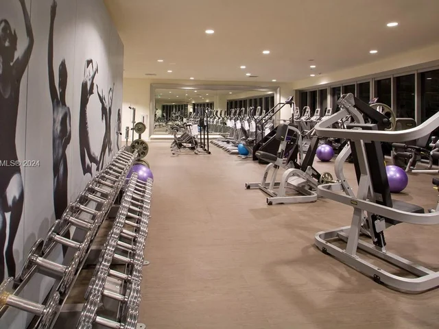 475 Brickell Ave # 2810, Miami FL 33131