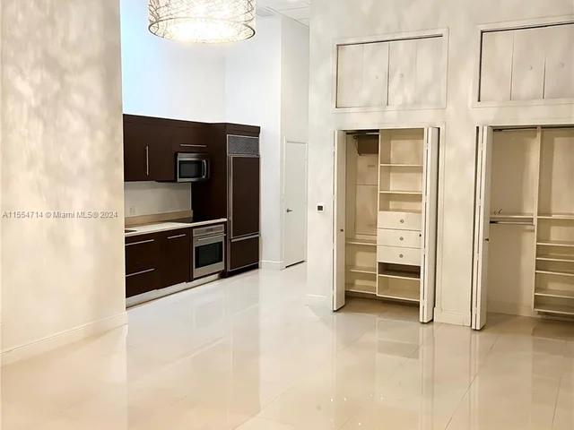 475 Brickell Ave # 2810, Miami FL 33131