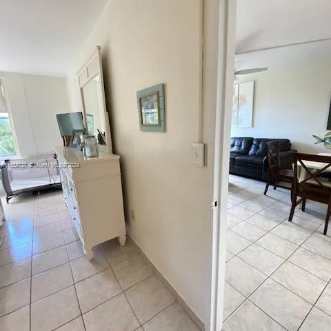 2899 Collins Ave # 403, Miami Beach FL 33140