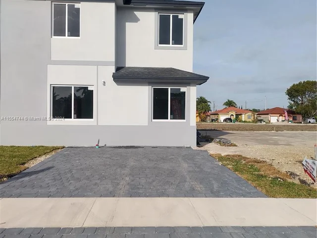 22535 SW 125 AVE # B, Miami FL 33170