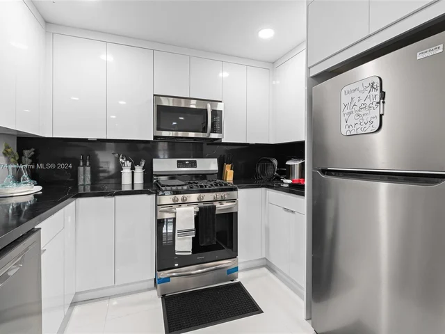 6610 Cody St, Hollywood FL 33024