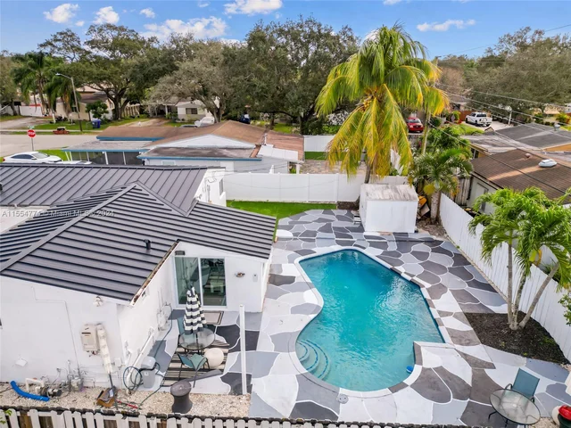 6610 Cody St, Hollywood FL 33024