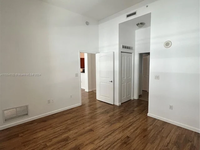 7350 SW 89th St # 510S, Miami FL 33156