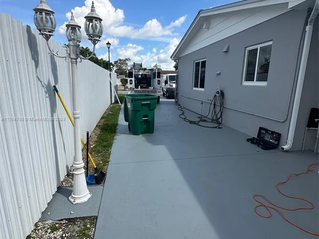 12812 SW 45th Ter, Miami FL 33175