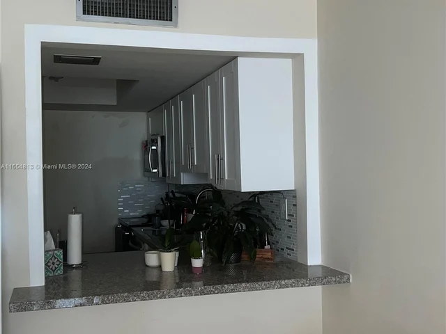 1665 Bay Rd # 519, Miami Beach FL 33139