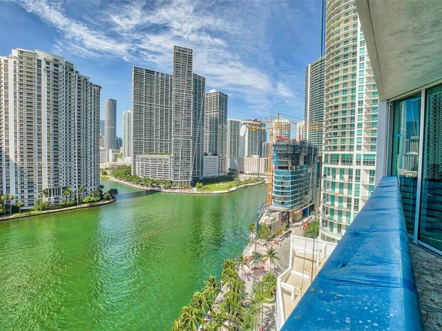 325 S Biscayne Blvd # 1717, Miami FL 33131
