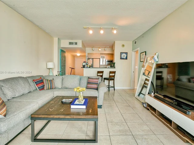 325 S Biscayne Blvd # 1717, Miami FL 33131