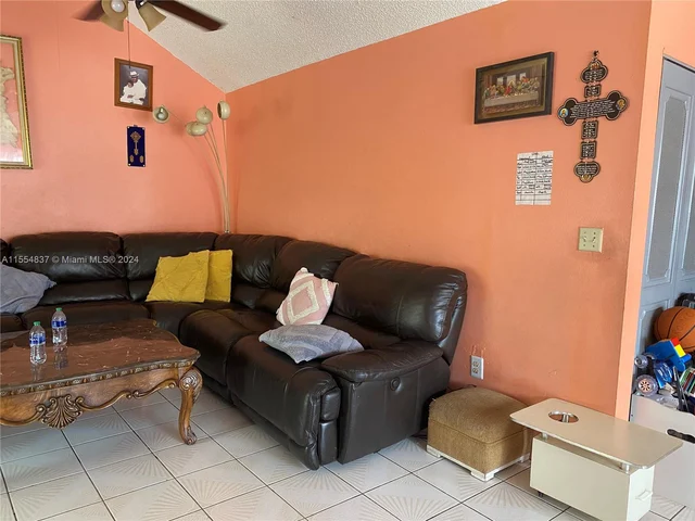 540 NW 214th St # 201, Miami Gardens FL 33169