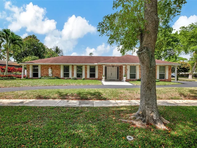 101 SW 63rd Ave, Plantation FL 33317