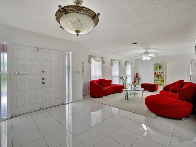 101 SW 63rd Ave, Plantation FL 33317