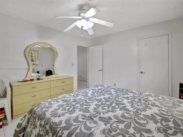 101 SW 63rd Ave, Plantation FL 33317