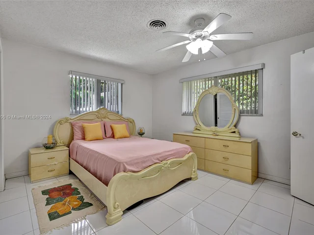 101 SW 63rd Ave, Plantation FL 33317