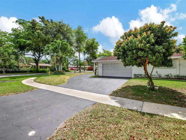 101 SW 63rd Ave, Plantation FL 33317