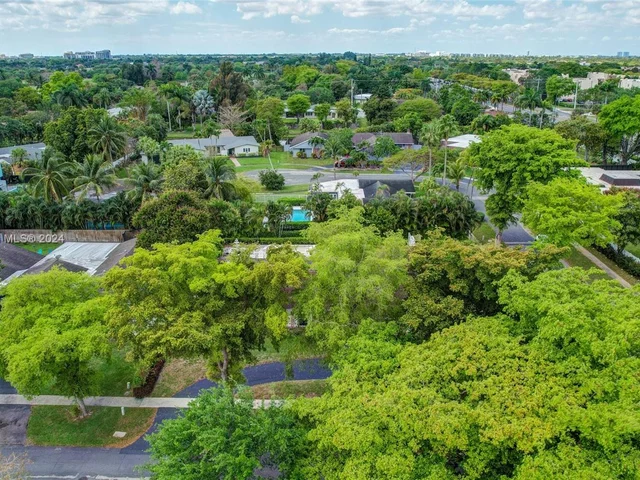 101 SW 63rd Ave, Plantation FL 33317