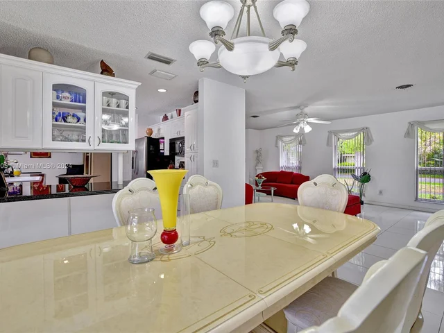 101 SW 63rd Ave, Plantation FL 33317