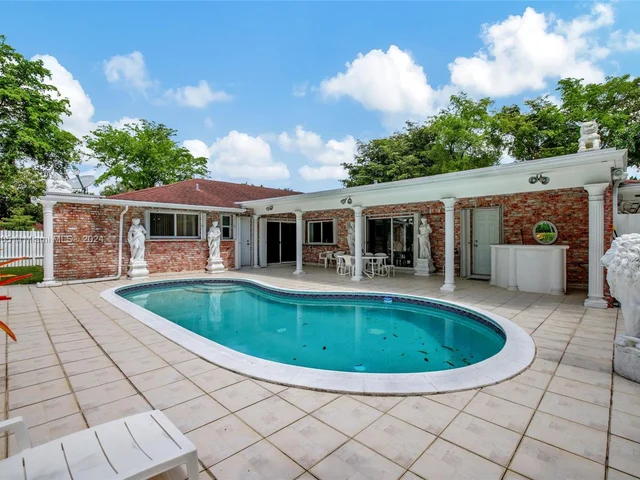 101 SW 63rd Ave, Plantation FL 33317