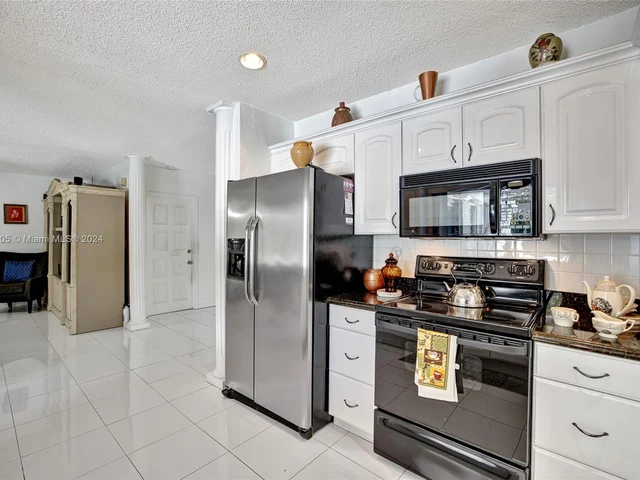 101 SW 63rd Ave, Plantation FL 33317