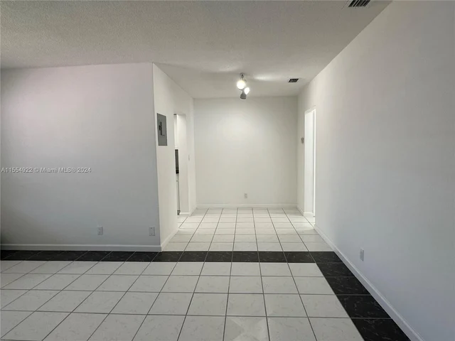 1825 Cleveland St # 18, Hollywood FL 33020