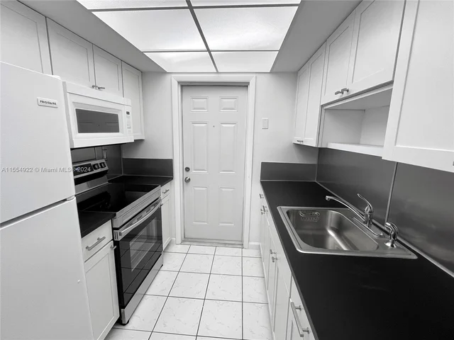 1825 Cleveland St # 18, Hollywood FL 33020