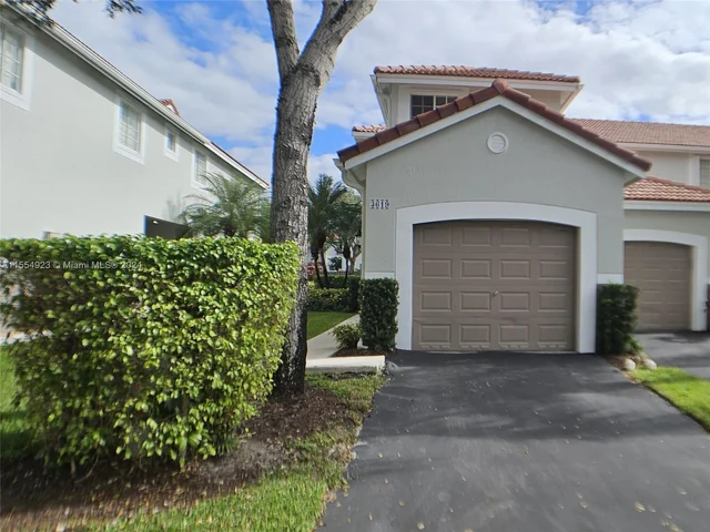 3619 San Simeon Cir, Weston FL 33331