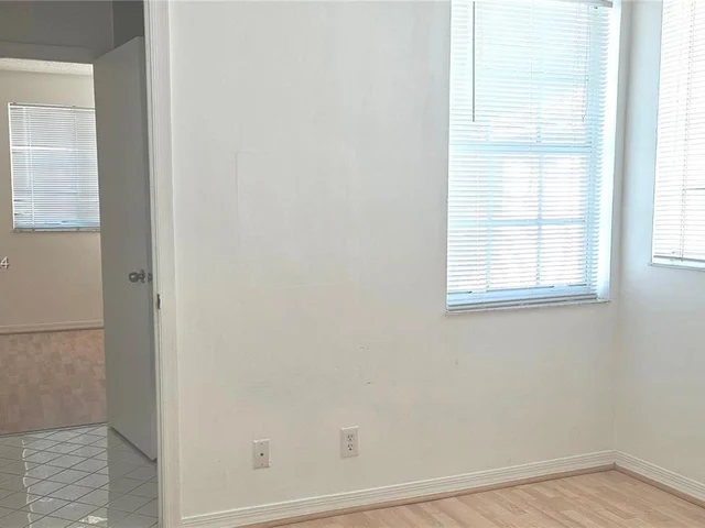 3619 San Simeon Cir, Weston FL 33331