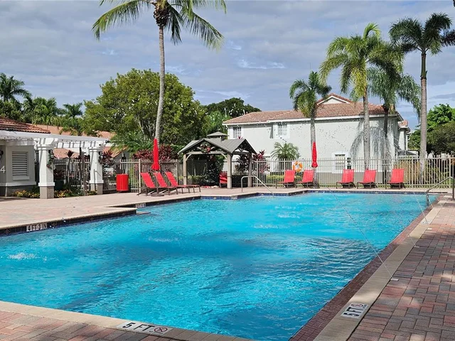 3619 San Simeon Cir, Weston FL 33331