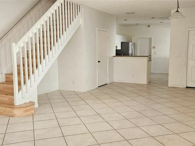 3619 San Simeon Cir, Weston FL 33331